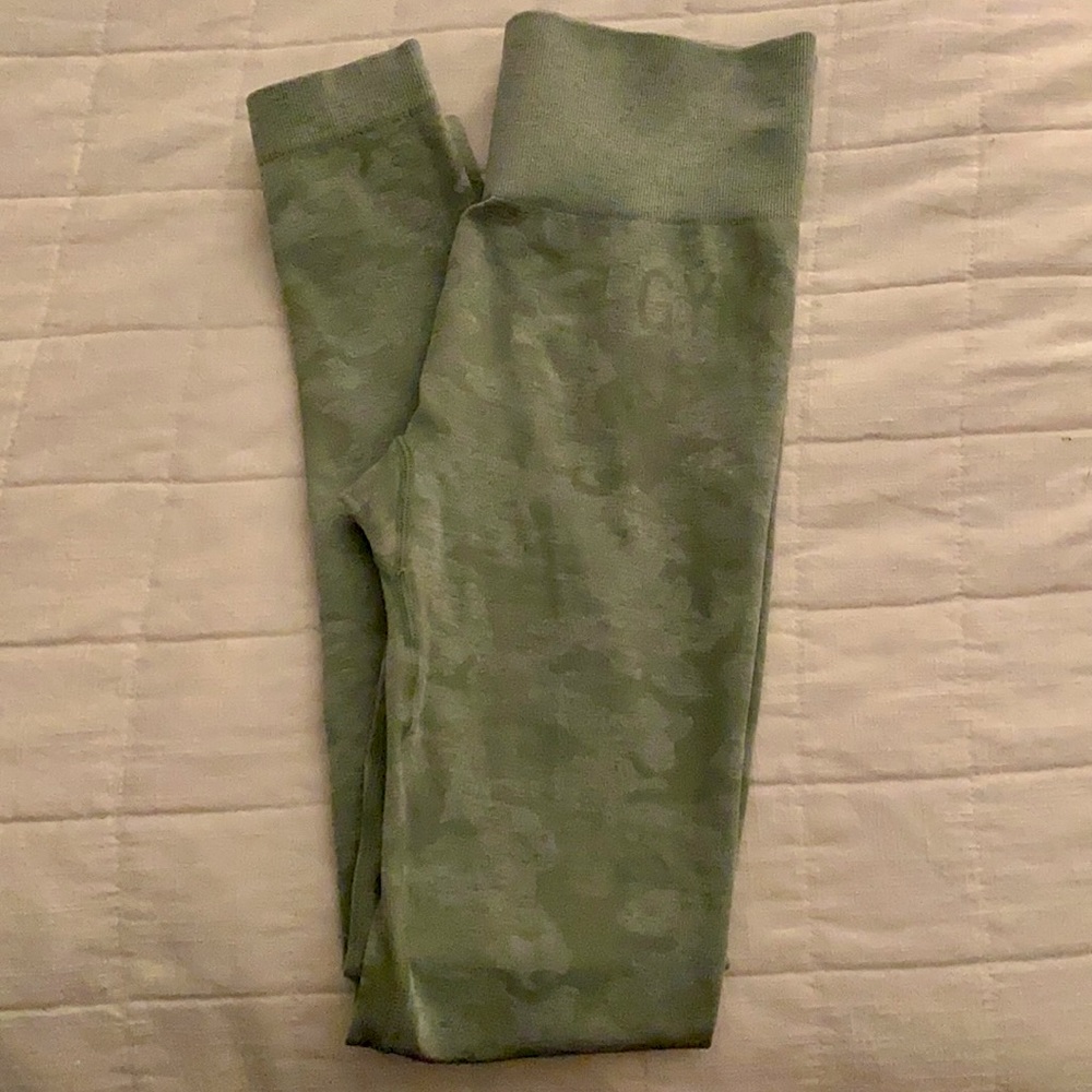 💚Gymshark camo leggings - small 💚